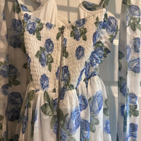 White Blue Floral Dress - NWOT - size large - Picture 5 of 5